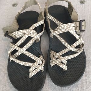 Chacos W size 7 cloud footbed neutral double strap